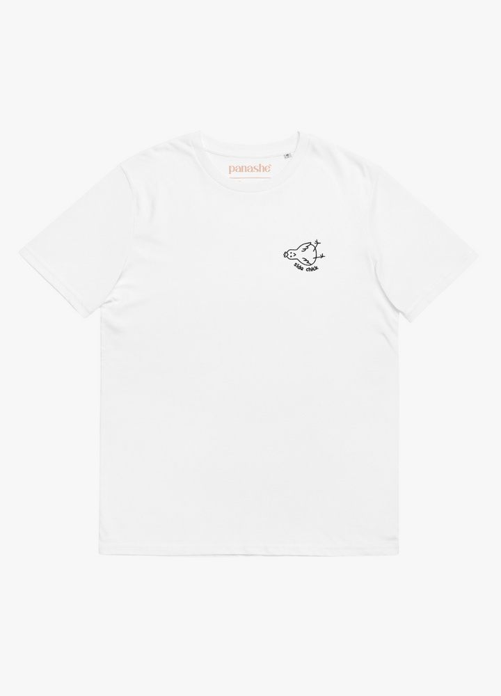 tshirt en coton blanc unisexe avec broderie noire poule jeu de mot side chick style minimaliste tendance streetwear